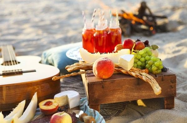 Aperitivo in spiaggia al mare