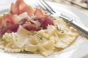 Farfalle brie e prosciutto