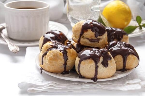 Il Profiterole: storia e origine di un golosissimo dolce