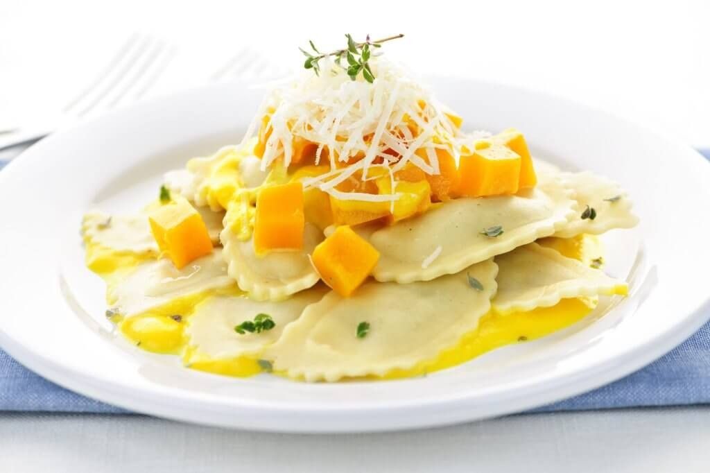 Ravioli ripieni di zucca e formaggio di capra