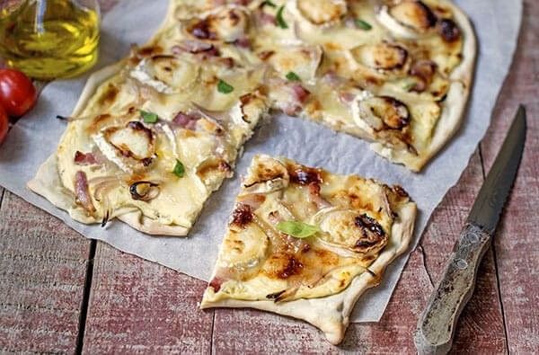 Tarte Flambee - Flammkuchen - Piatto Tipico Francese