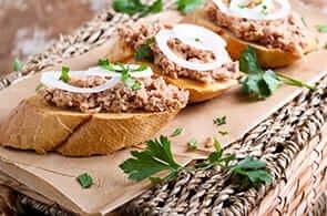 Crostini con Salsiccia
