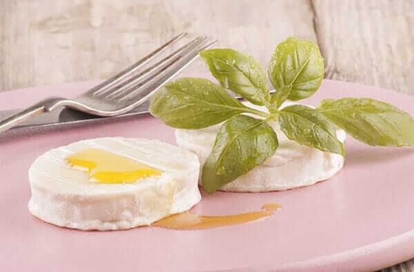 Formaggio di capra sotto olio