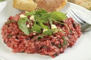 Insalata di riso rosso, rucola e brie