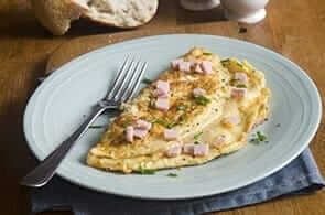 Omelette con prosciutto cotto e Brie