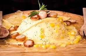 Omelette con salsiccia e brie
