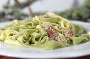 Pasta brie, panna e prosciutto