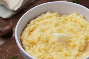 Polenta, camembert e uovo di quaglia
