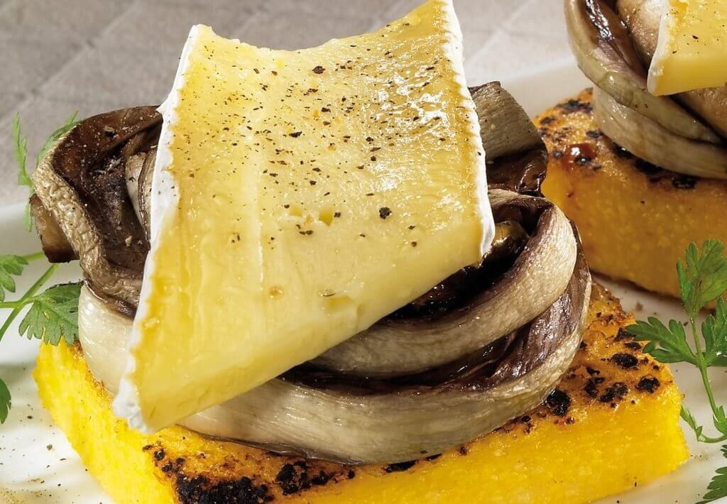 Polentina con trevisana e Brie fondente