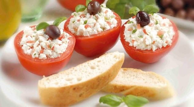 Pomodorini ripieni con Tronchetto di Capra