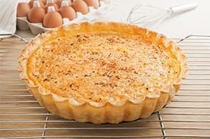Quiche con camembert e nocciole