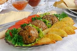 Rollè di Carne con pommes frites