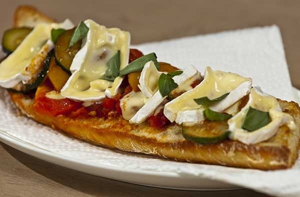 Toast con Camembert