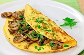 Omelette funghi salsiccia e brie
