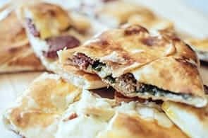 Pizza rustica tonno, brie e limone