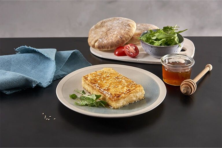 Feta con miele e sesamo